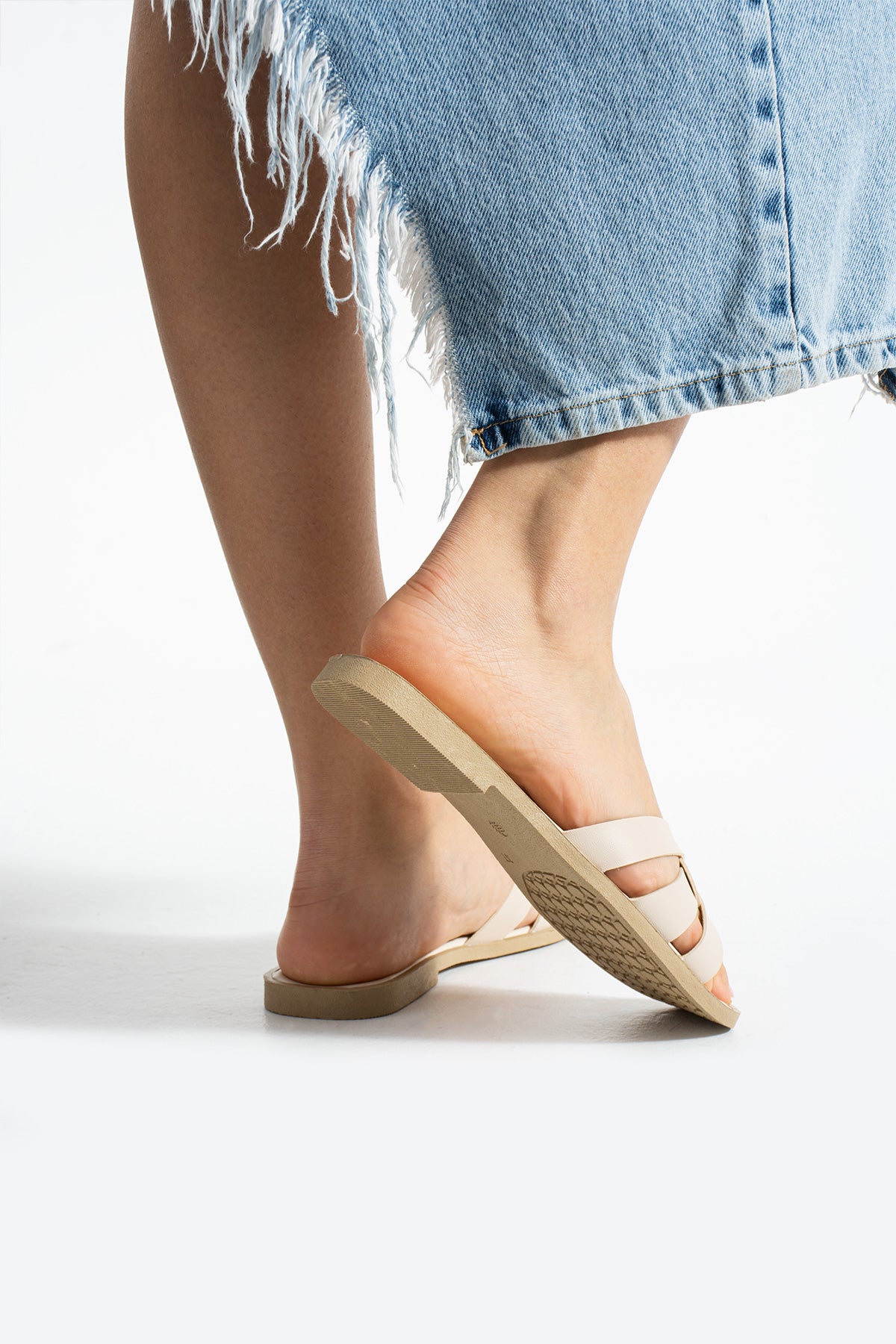 Helen Kadın Ultra Yumuşak Soft Taban İnce Topuk Ortopedik İçi Pedli Günlük Terlik